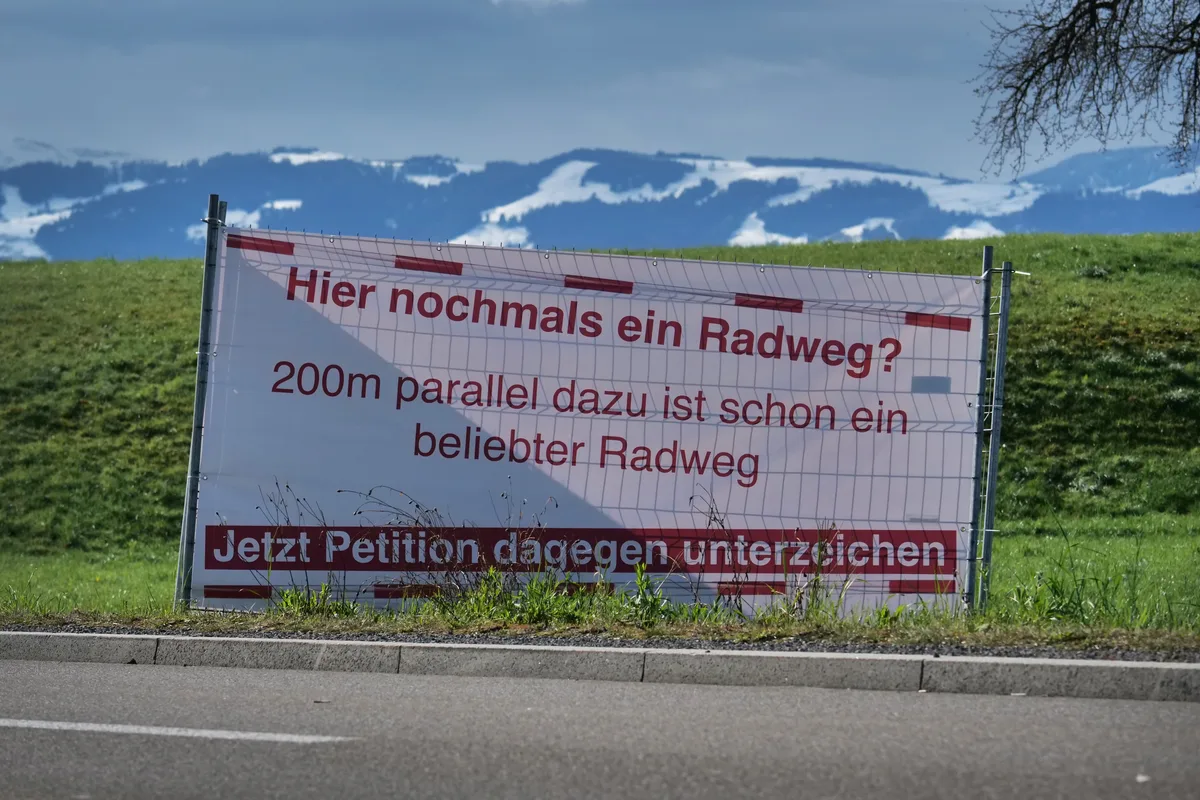 Neuer Rad- und Gehweg zwischen Ettenhausen und Hinwil.